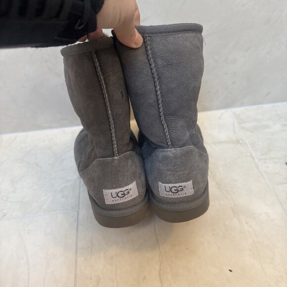 Ugg Classic Short Grey Winter Boots Shearling Lined Women's Size 7 - Picture 6 of 8